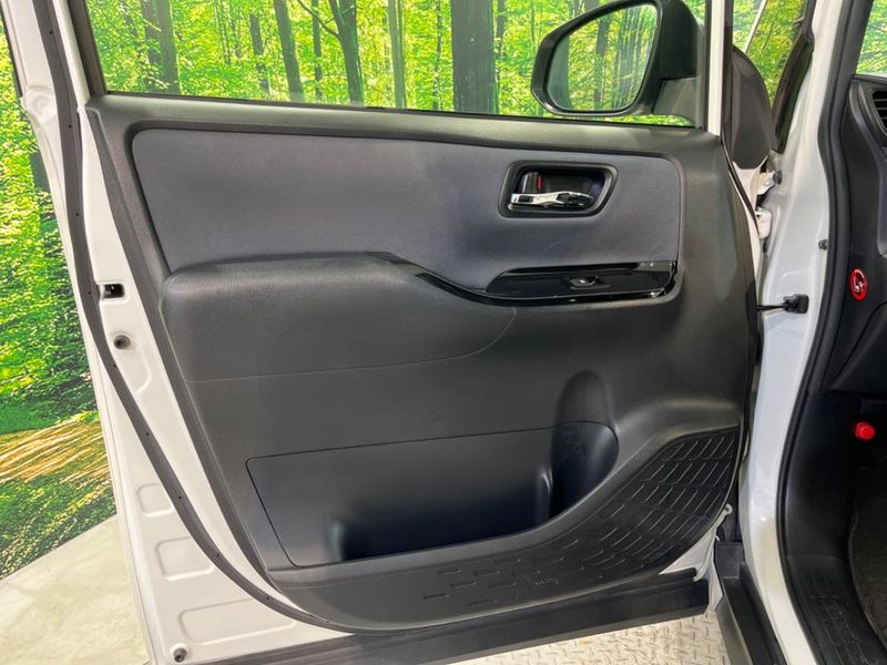 2015 Toyota Voxy DBA-ZRR80W (UW-6a87c3273904f)[19]