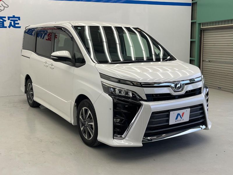 2017 Toyota Voxy DBA-ZRR80W (UW-6a87c32a825f3)[17]