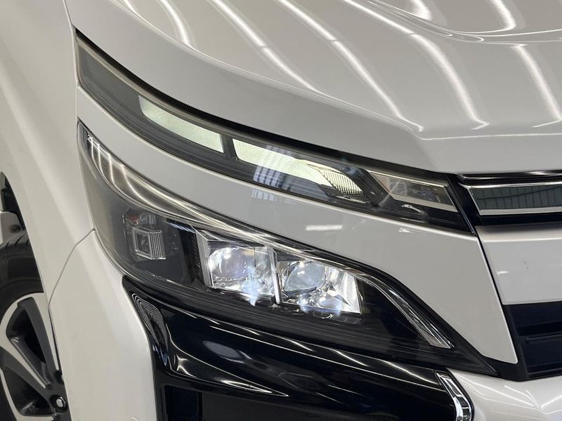 2017 Toyota Voxy DBA-ZRR80W (UW-6a87c32a825f3)[11]