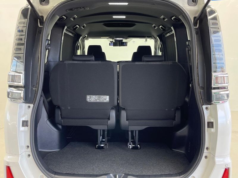 2017 Toyota Voxy DBA-ZRR80W (UW-6a87c32a825f3)[23]