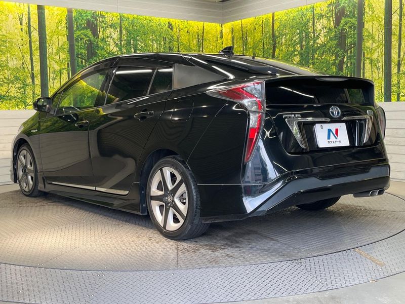 2016 Toyota Prius DAA-ZVW50 (UW-6a87c34c7567f)[16]