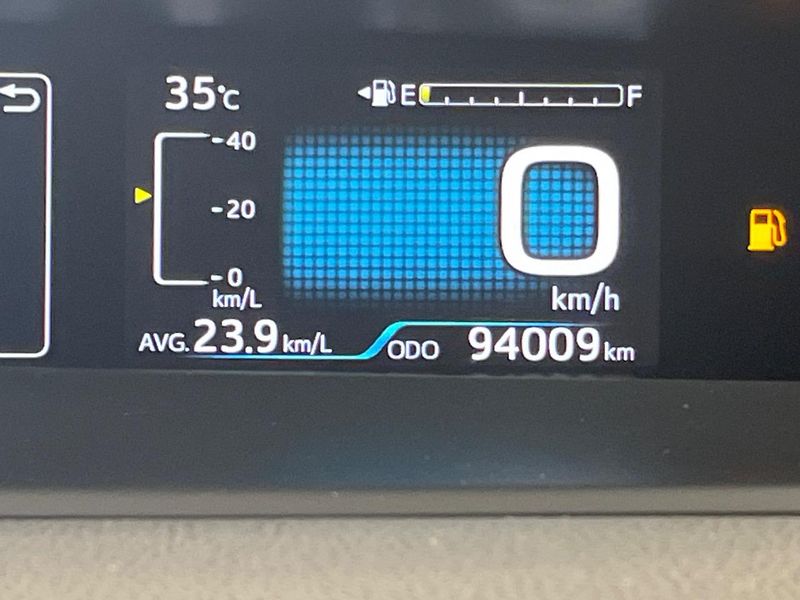 2016 Toyota Prius DAA-ZVW50 (UW-6a87c34c7567f)[2]
