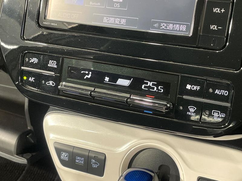 2016 Toyota Prius DAA-ZVW55 (UW-6a87c35557dec)[20]