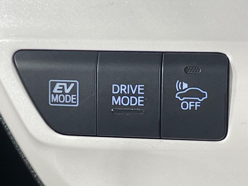 2016 Toyota Prius DAA-ZVW55 (UW-6a87c35557dec)[23]