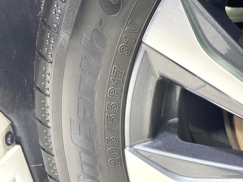 2022 Toyota Voxy 6AA-ZWR90W (UW-6a87c360bf116)[8]