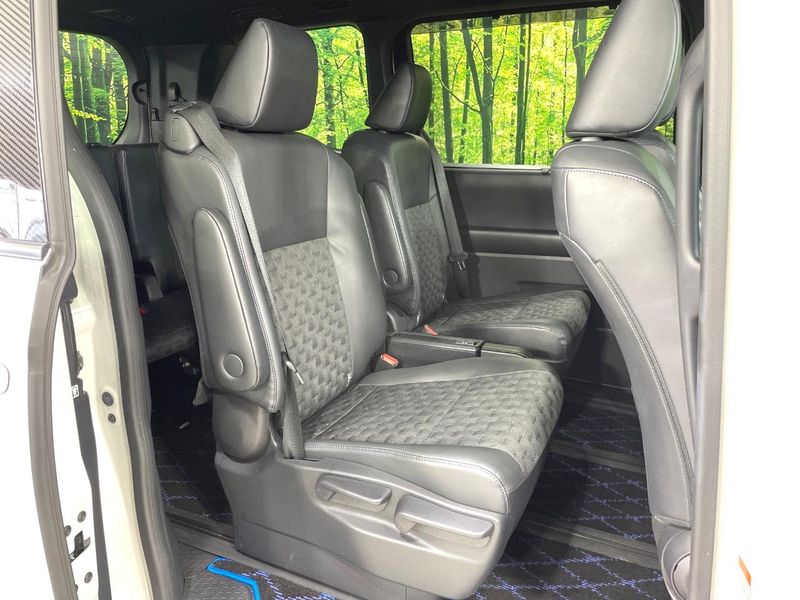 2022 Toyota Voxy 6AA-ZWR90W (UW-6a87c360bf116)[28]