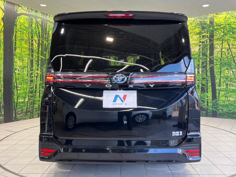 2024 Toyota Voxy 6AA-ZWR90W (UW-6a87c36e2e65d)[28]