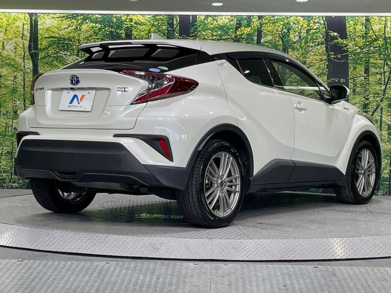 2018 Toyota C-HR DAA-ZYX10 (UW-6a87c372ef2fb)[16]