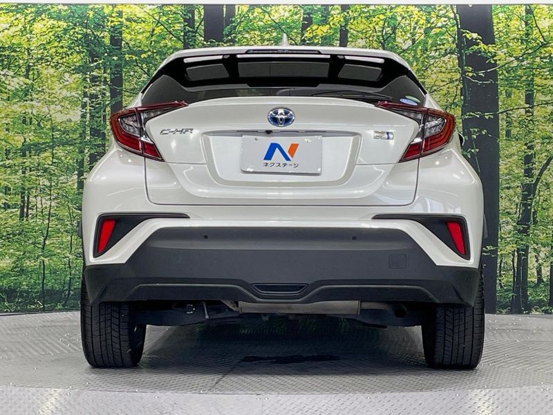 2018 Toyota C-HR DAA-ZYX10 (UW-6a87c372ef2fb)[17]