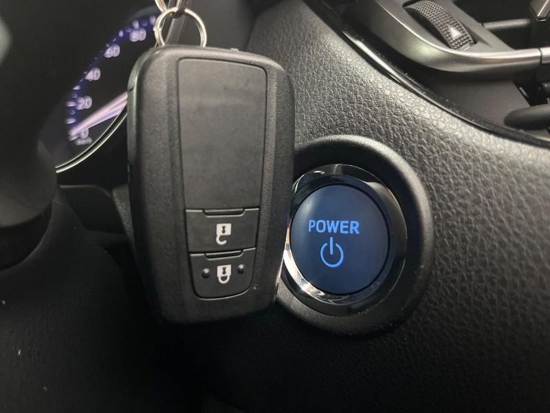 2019 Toyota C-HR DAA-ZYX10 (UW-6a87c3739e341)[25]