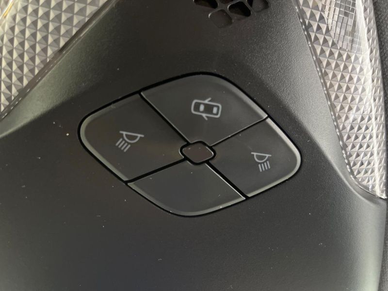 2019 Toyota C-HR DAA-ZYX10 (UW-6a87c3739e341)[21]