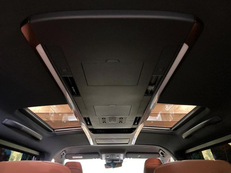 2025 Toyota Vellfire Hybrid 6AA-AAHH40W (UW-6a89117577c66)[28]