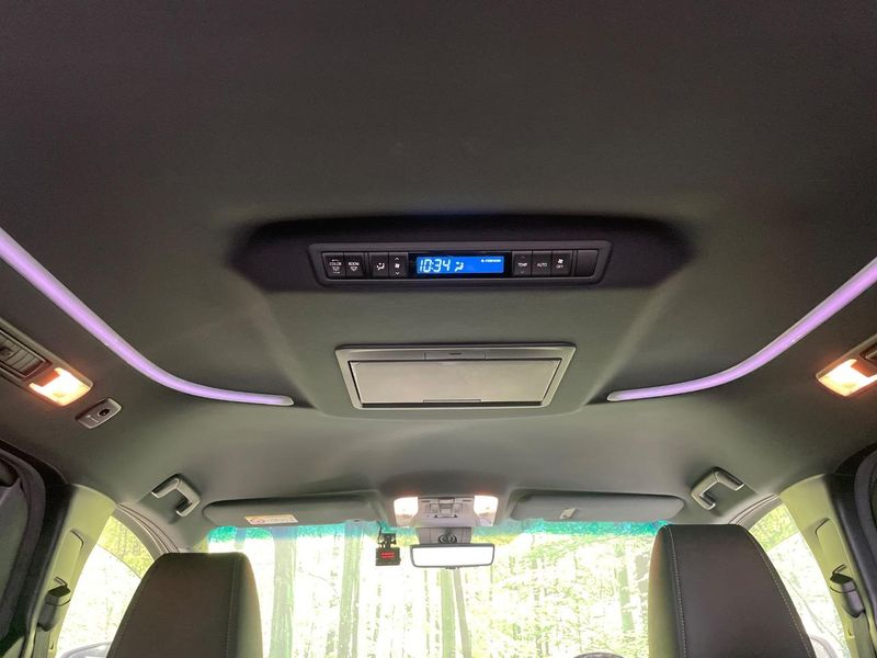 2020 Toyota Alphard 3BA-AGH30W (UW-6a89118f3145e)[28]