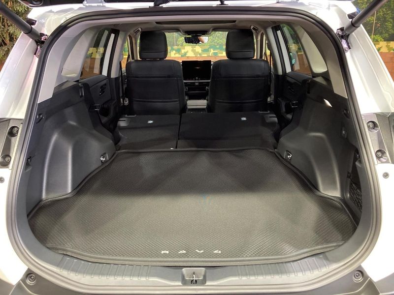 2026 Toyota RAV4 6AA-AXAN64 (UW-6a8911b48868e)[26]