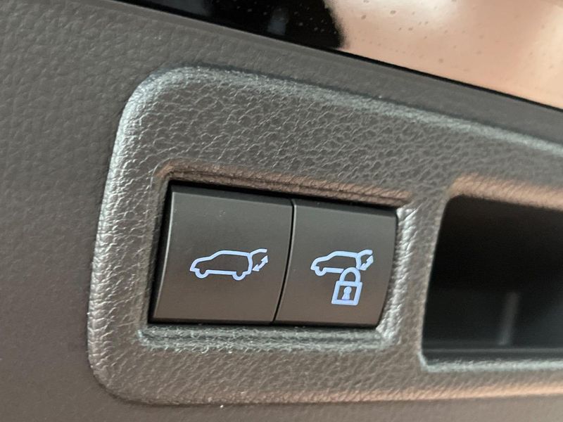 2021 Toyota Harrier Hybrid 6AA-AXUH85 (UW-6a8911c387105)[24]