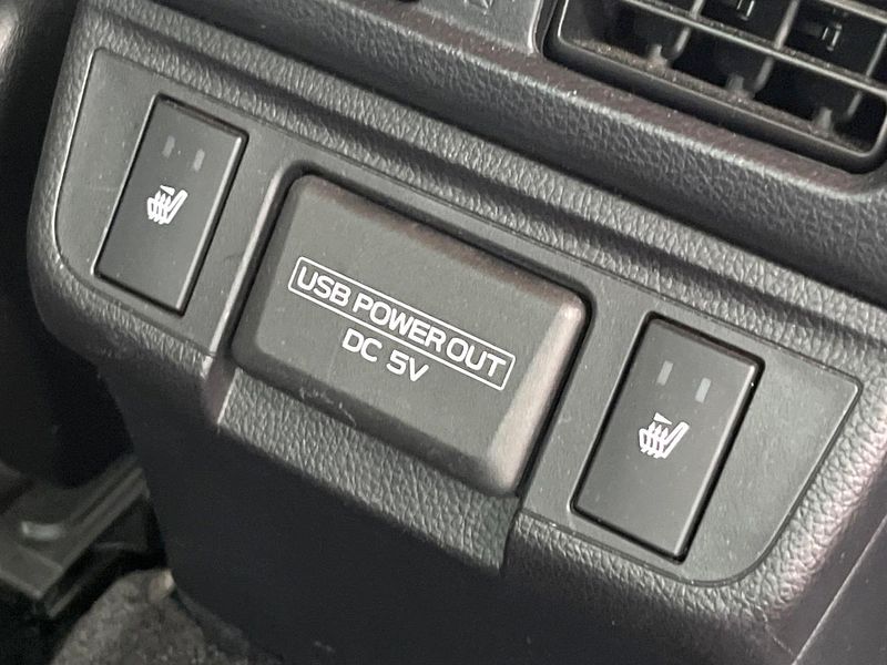 2018 Subaru Legacy B4 DBA-BN9 (UW-6a891204d7871)[16]