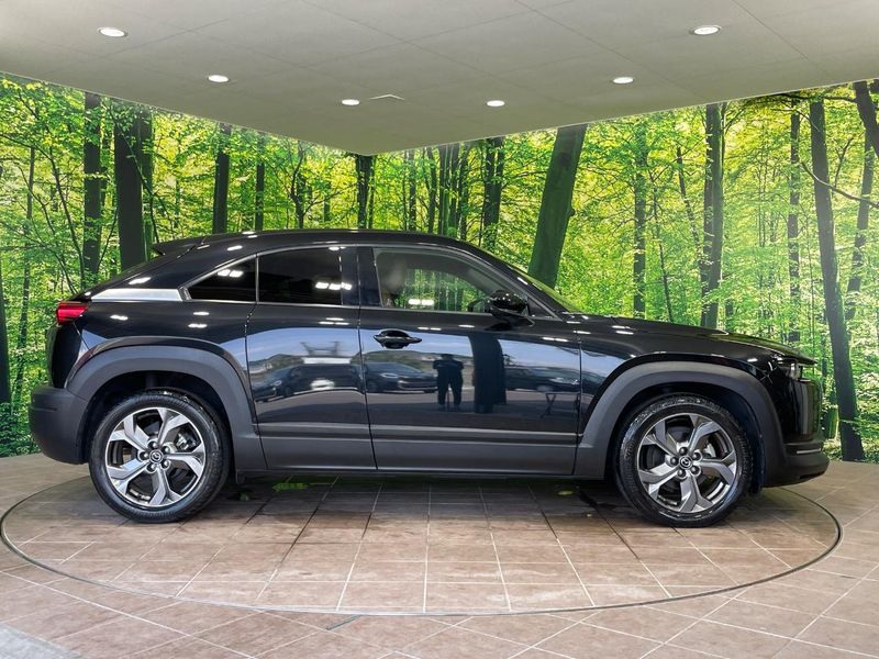 2022 Mazda MX-30 5AA-DREJ3P (UW-6a89122927a33)[24]