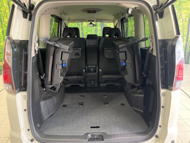 2017 Nissan Serena DAA-GFC27 (UW-6a89124f355a6)[25]