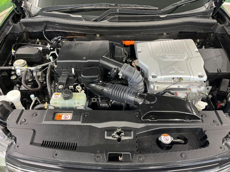 2013 Mitsubishi OUTLANDER PHEV DLA-GG2W (UW-6a89125e91068)[4]