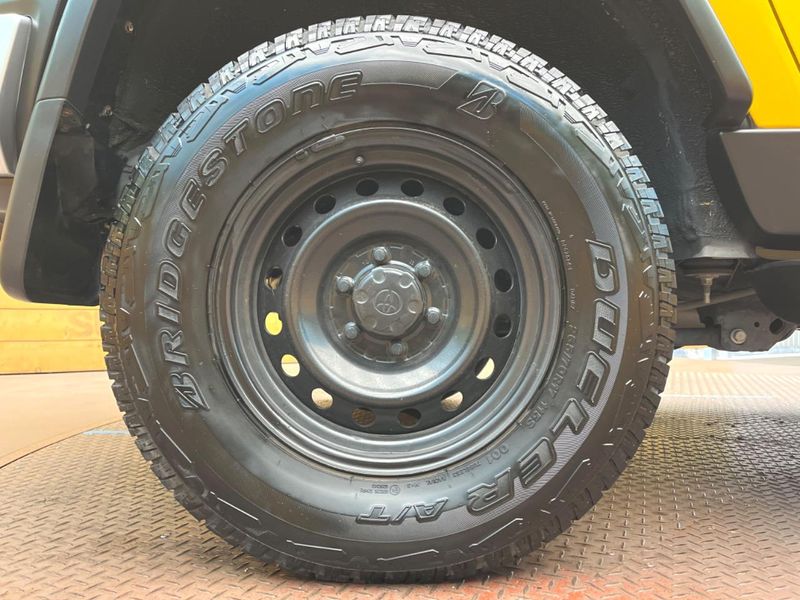 2015 Toyota FJ CRUISER CBA-GSJ15W (UW-6a89127394a5e)[5]