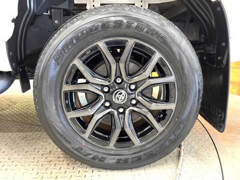 2022 Toyota Hilux 3DF-GUN125 (UW-6a891281b803f)[17]