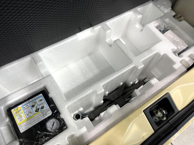 2017 Suzuki ALTO Lapin DBA-HE33S (UW-6a8912994856e)[22]