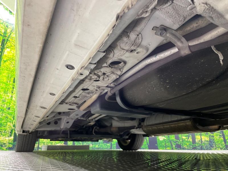 2015 Nissan Serena DAA-HFC26 (UW-6a8912a0e8b84)[14]