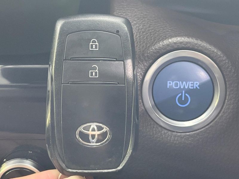 2020 Toyota Yaris Cross 6AA-MXPJ10 (UW-6a8914053ec3f)[22]