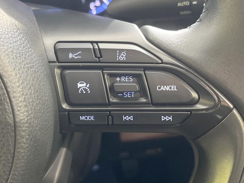 2020 Toyota Yaris Cross 6AA-MXPJ10 (UW-6a8914053ec3f)[24]