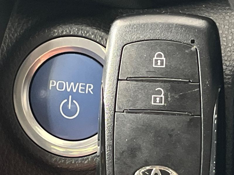2021 Toyota Aqua 6AA-MXPK11 (UW-6a8914122d5c8)[26]