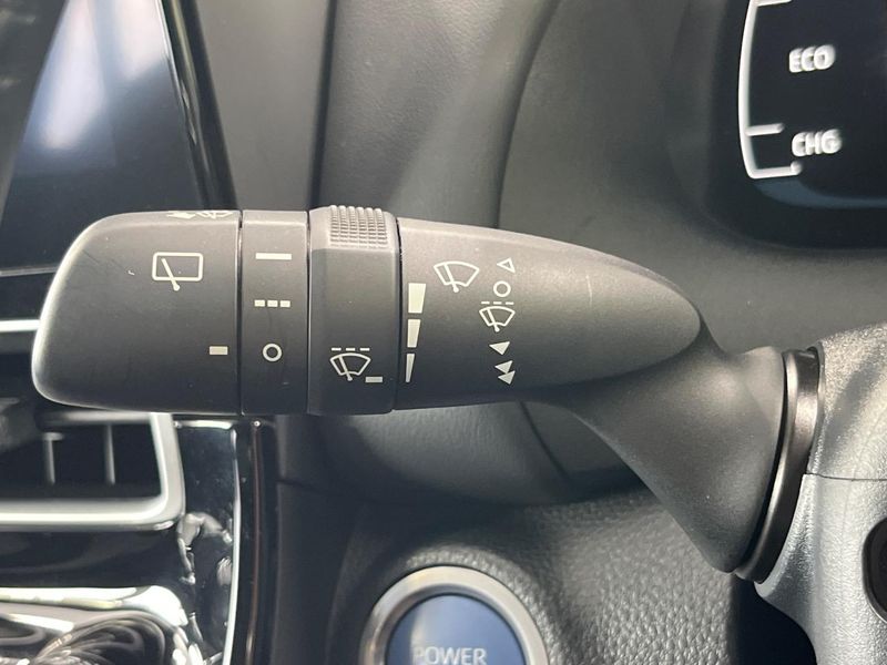 2021 Toyota Aqua 6AA-MXPK11 (UW-6a8914122d5c8)[24]