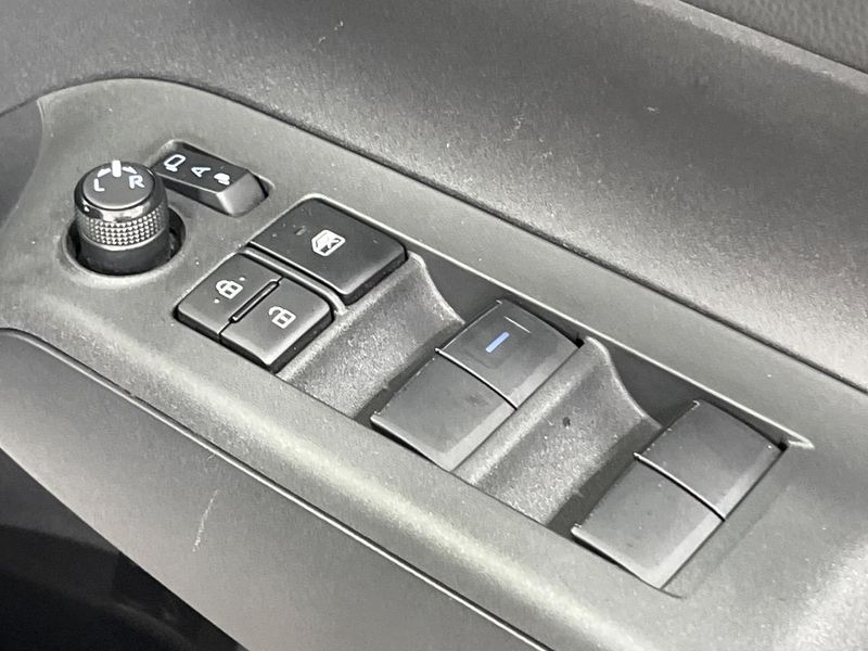 2023 Toyota Aqua 6AA-MXPK11 (UW-6a89141457690)[4]