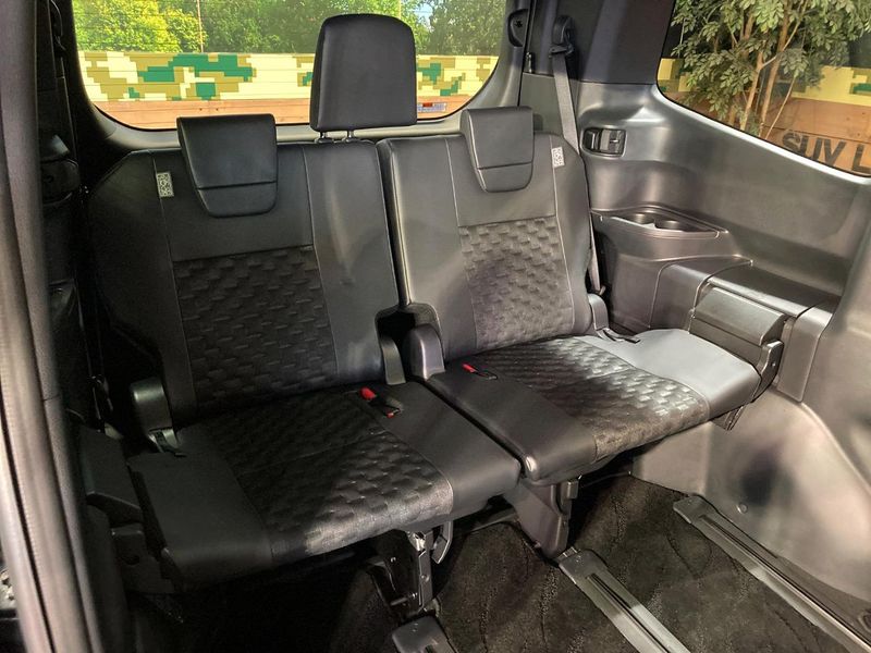 2025 Toyota Voxy 6BA-MZRA90W (UW-6a8914428a07b)[29]
