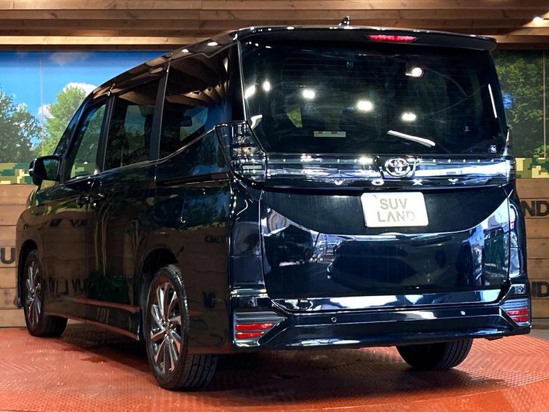 2025 Toyota Voxy 6BA-MZRA90W (UW-6a8914428a07b)[19]