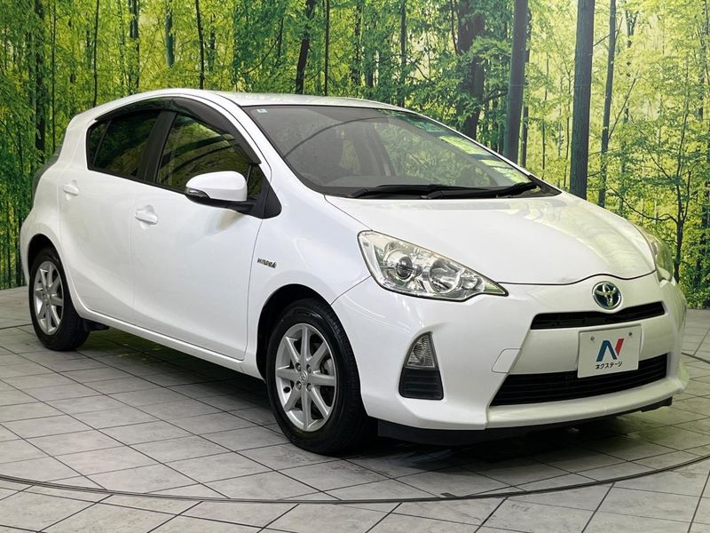 2012 Toyota Aqua DAA-NHP10 (UW-6a89145006992)[10]