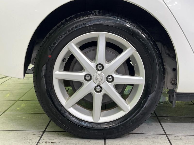 2012 Toyota Aqua DAA-NHP10 (UW-6a89145006992)[20]
