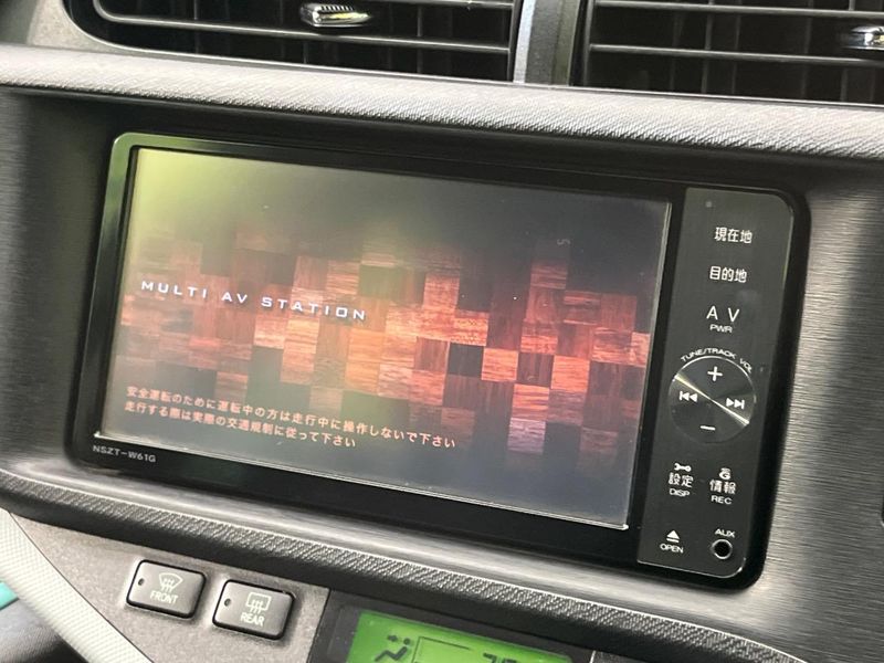 2012 Toyota Aqua DAA-NHP10 (UW-6a89145006992)[4]
