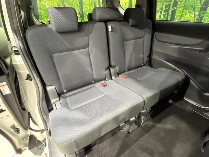 2016 Toyota Sienta DAA-NHP170G (UW-6a89145c52453)[26]