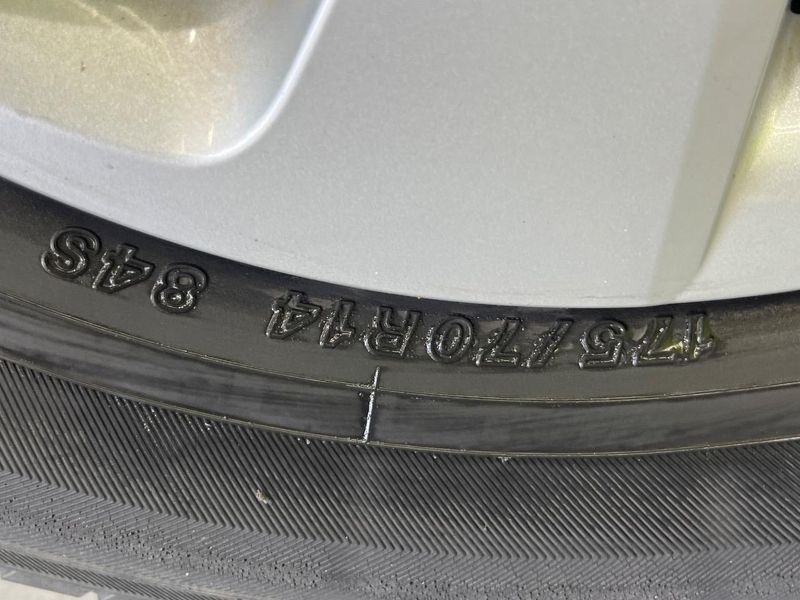 2018 Toyota Vitz DBA-NSP130 (UW-6a8914623eee8)[8]
