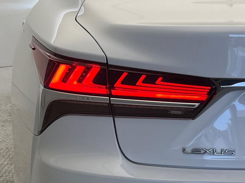 2020 Lexus LS DBA-VXFA50 (UW-6a8914d78575c)[19]