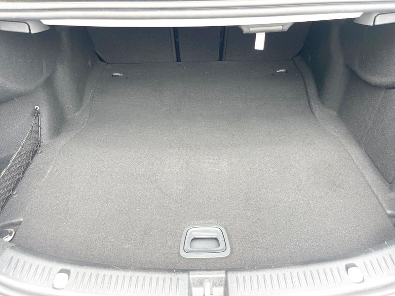 2017 Mercedes Benz E Class CBA-213064 (UW-6a8914e68154a)[14]