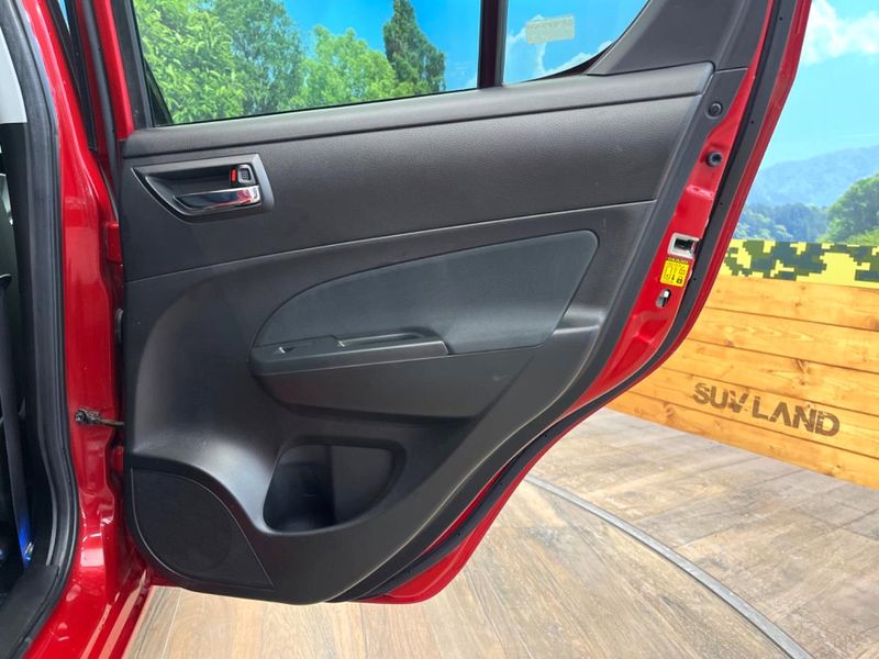 2013 Suzuki Swift DBA-ZC72S (UW-6a8914fef3bc6)[17]