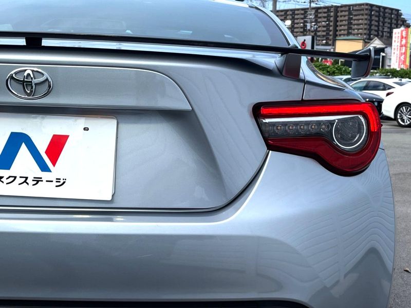 2017 Toyota 86 DBA-ZN6 (UW-6a8915048f69c)[21]