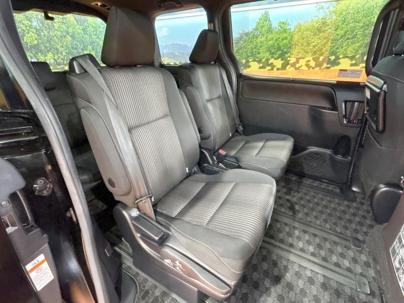 2017 Toyota Noah DBA-ZRR80W (UW-6a89150edce77)[22]