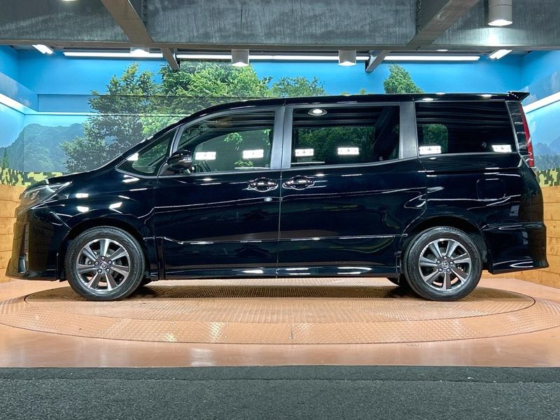 2017 Toyota Noah DBA-ZRR80W (UW-6a89150edce77)[14]