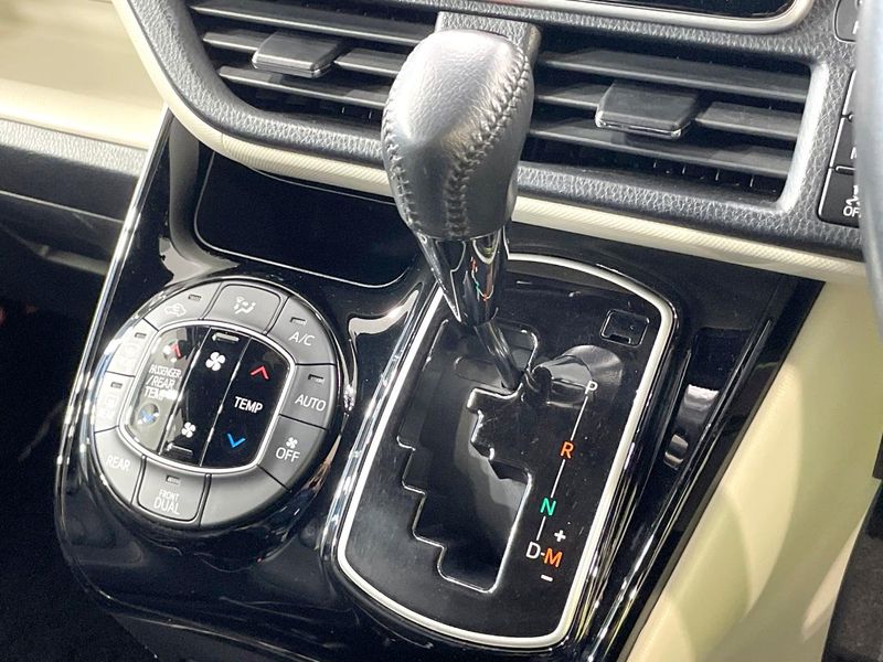 2018 Toyota Noah DBA-ZRR80W (UW-6a891510ca1bc)[23]