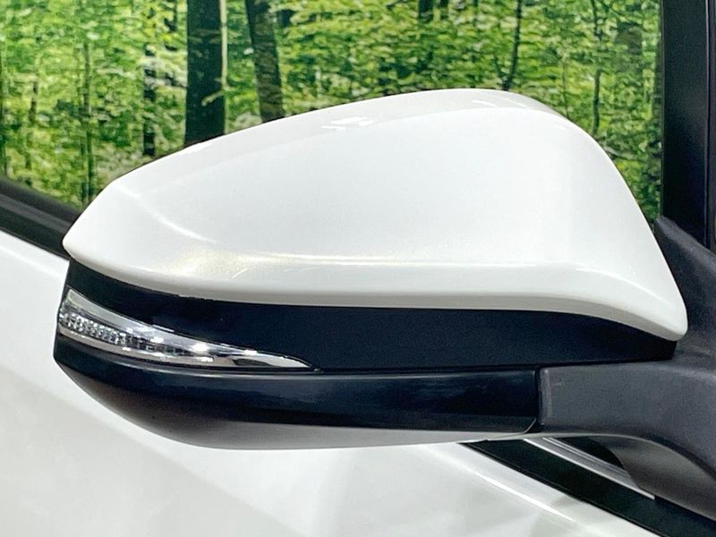 2018 Toyota Noah DBA-ZRR80W (UW-6a891510ca1bc)[9]
