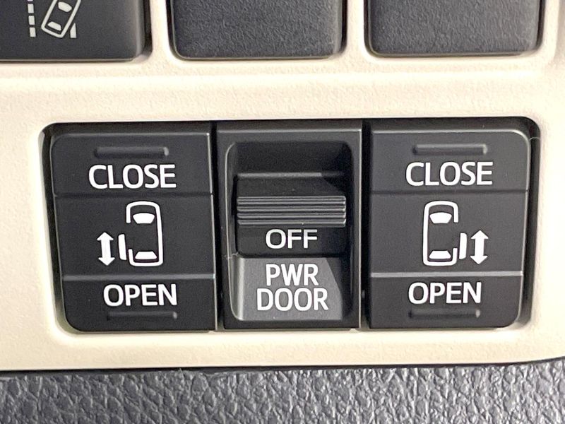 2018 Toyota Noah DBA-ZRR80W (UW-6a891510ca1bc)[16]