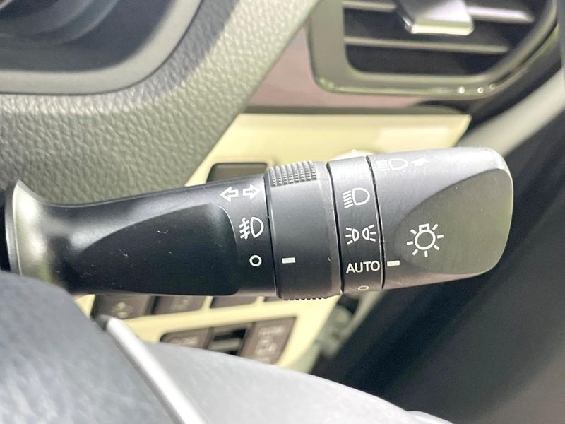 2018 Toyota Noah DBA-ZRR80W (UW-6a891510ca1bc)[18]