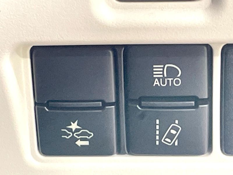 2018 Toyota Noah DBA-ZRR80W (UW-6a891510ca1bc)[15]